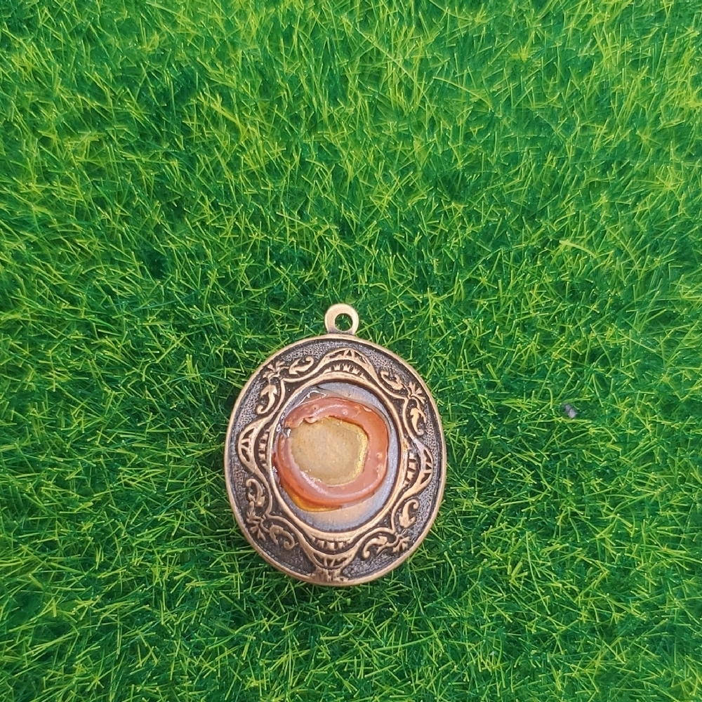 Customizable Cameo Frame Pendant P322